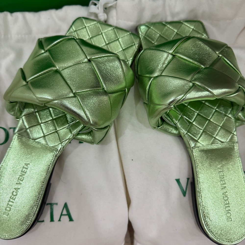 Bottega venetta green flat sandals